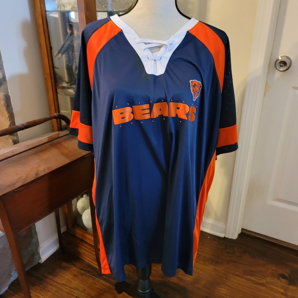 Majestic woman's Chicago Bears jersey t-shirt. EUC size 4x. Navy and orange.